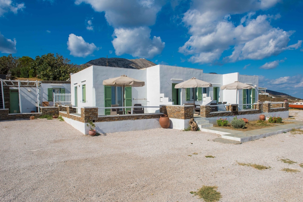 rooms and apartments archontou