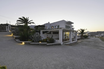 rooms and apartments archontou