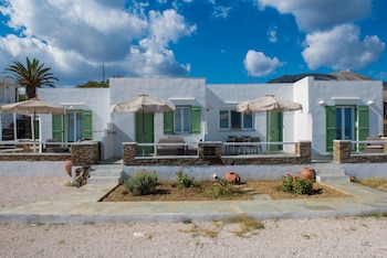 rooms and apartments archontou