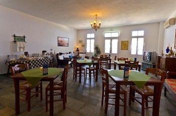 rooms and apartments archontou