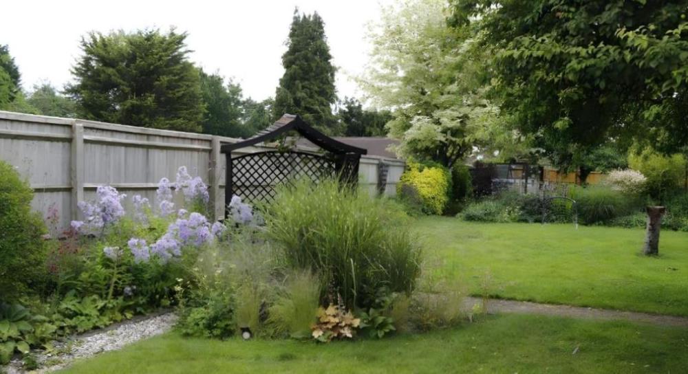 hollybush guest house