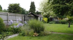 hollybush guest house