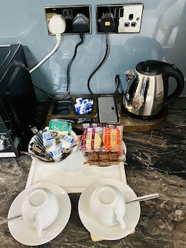 hollybush guest house