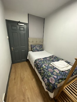 hollybush guest house