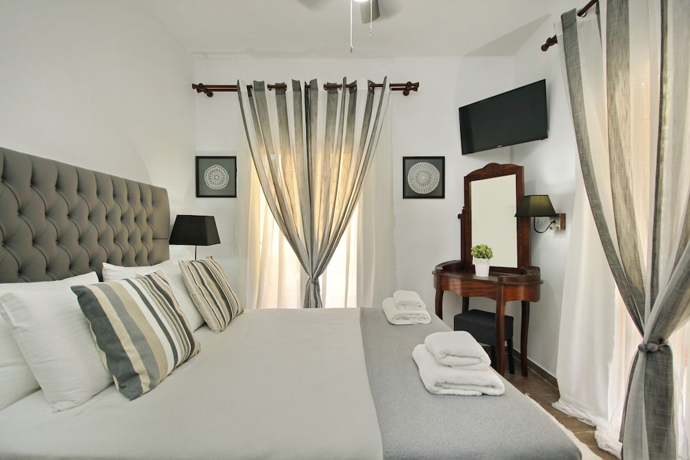aloe luxury apartments and suites