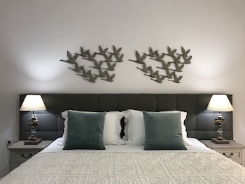 aloe luxury apartments and suites