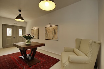 aloe luxury apartments and suites