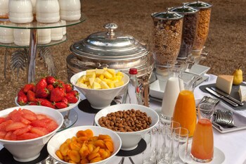 aloe luxury apartments and suites