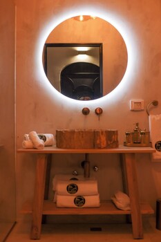 Pina Barosh,Galilee>>Amuka,1 star