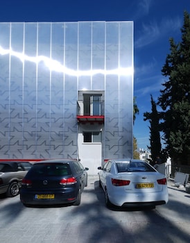 g38 rental apartment building