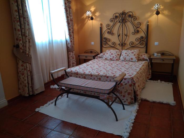 hotel alonso de monroy