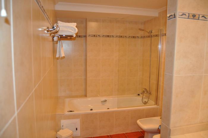 hotel alonso de monroy