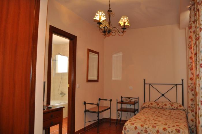 hotel alonso de monroy