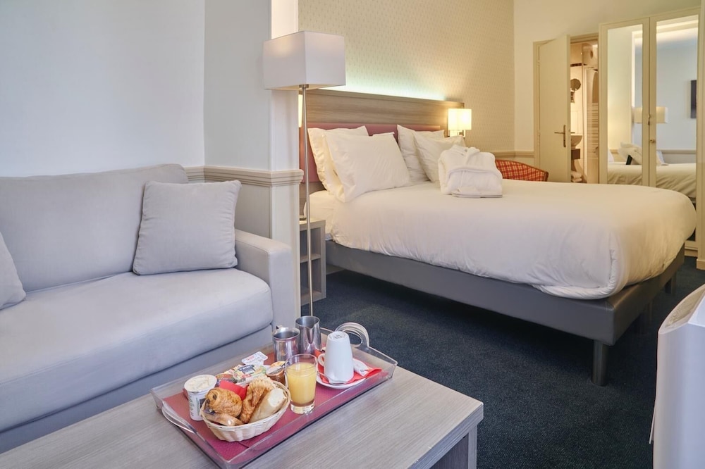hotel poussin