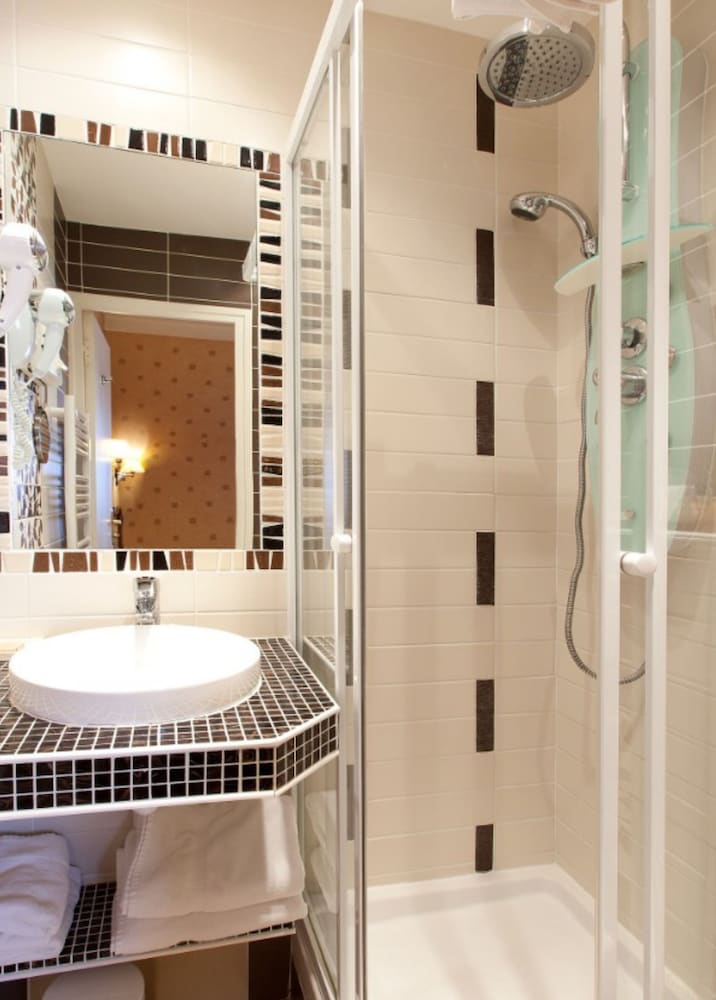 hotel poussin