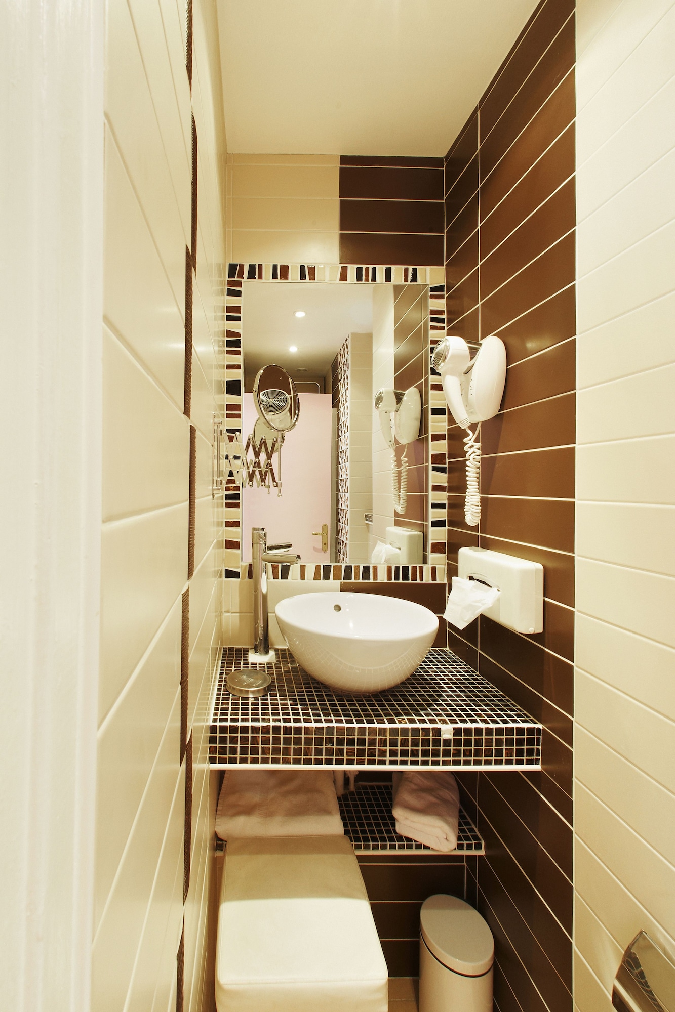 hotel poussin
