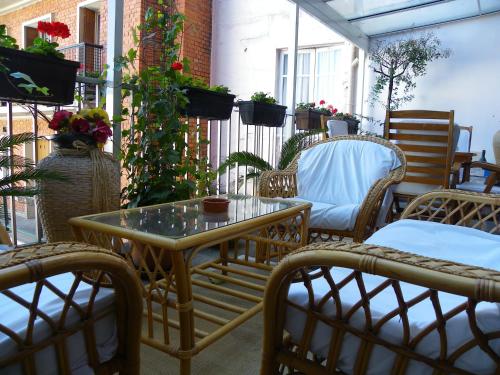 Hôtel Poussin,Meudon>>Boulogne-Billancourt,3 star