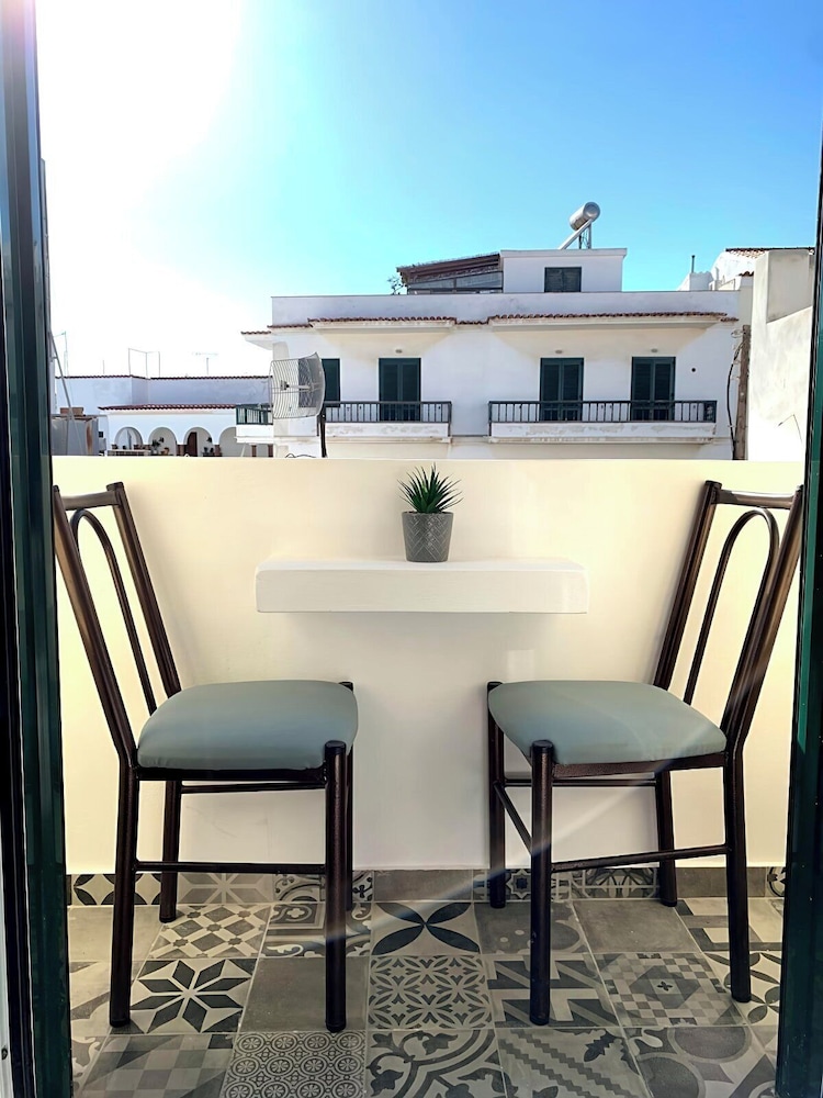 tinos