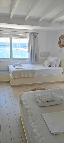 tinos