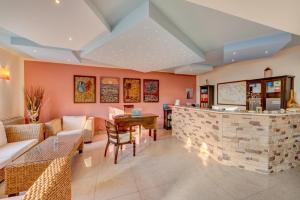 Sunrise Beach Suites,Ermoupoli>>Azolimnos,4 star