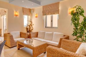 Sunrise Beach Suites,Ermoupoli>>Azolimnos,4 star
