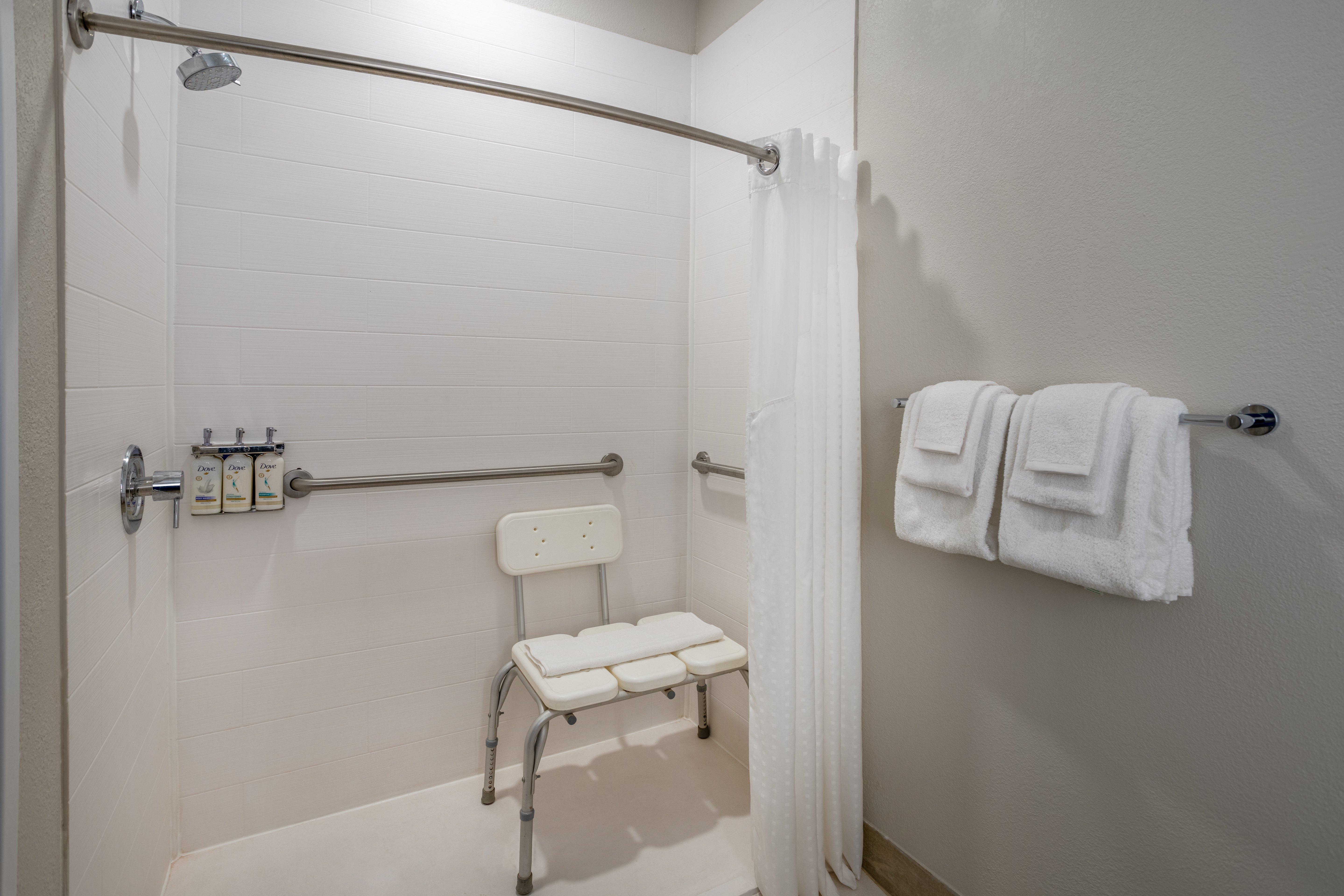 holiday inn express and suites salisbury delmar