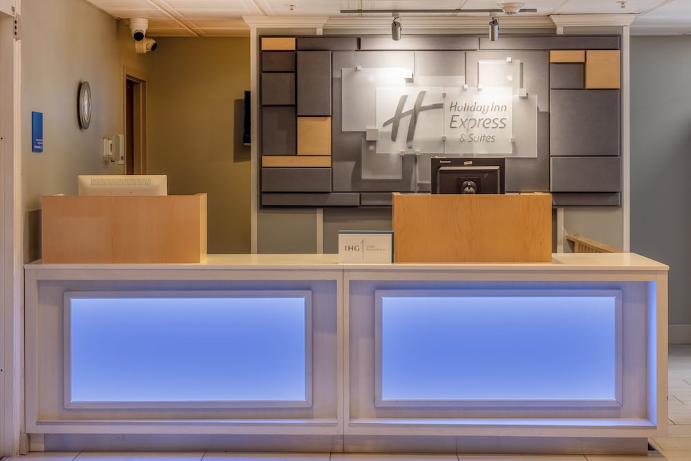 holiday inn express and suites salisbury delmar