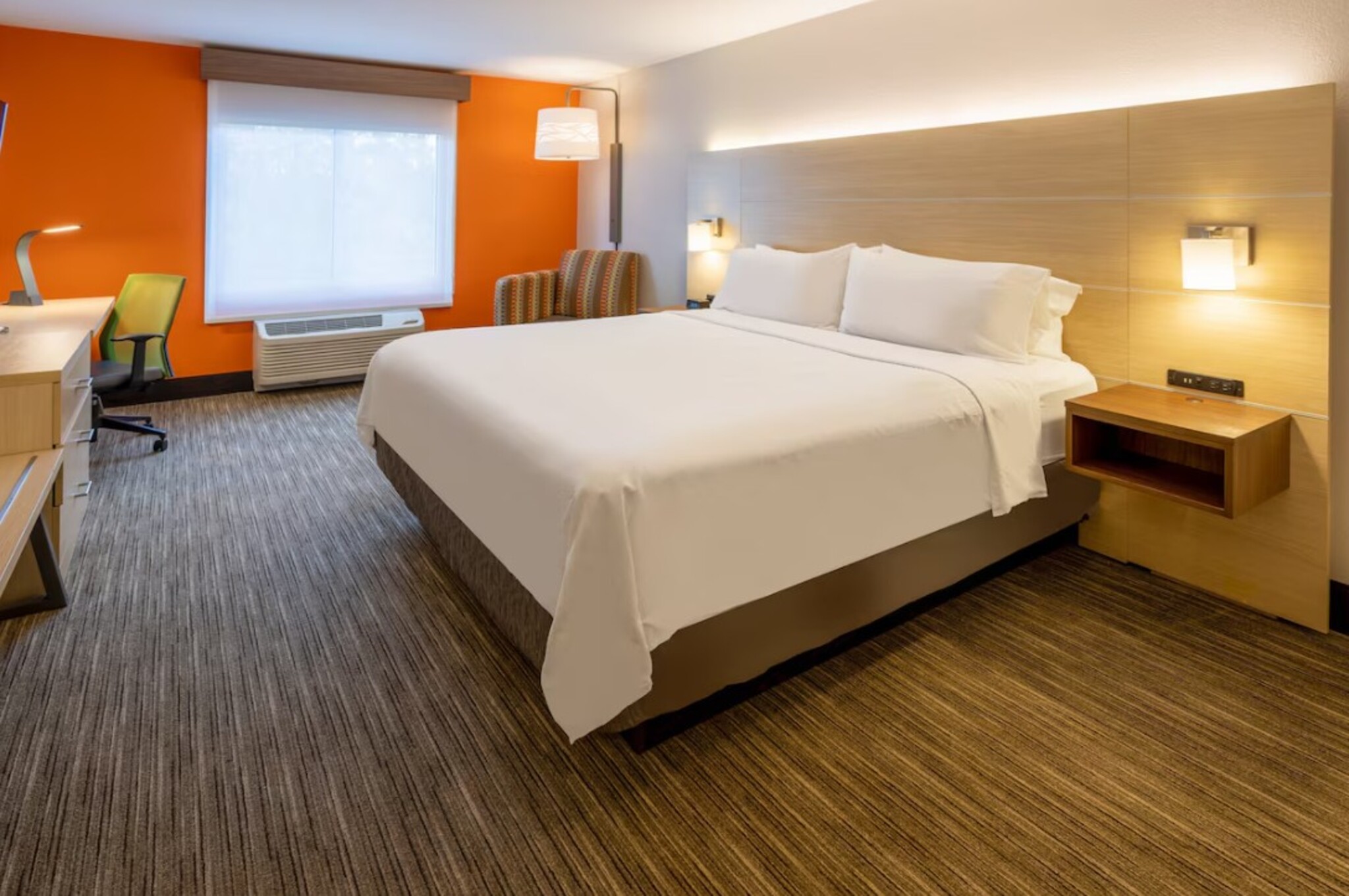 holiday inn express and suites salisbury delmar