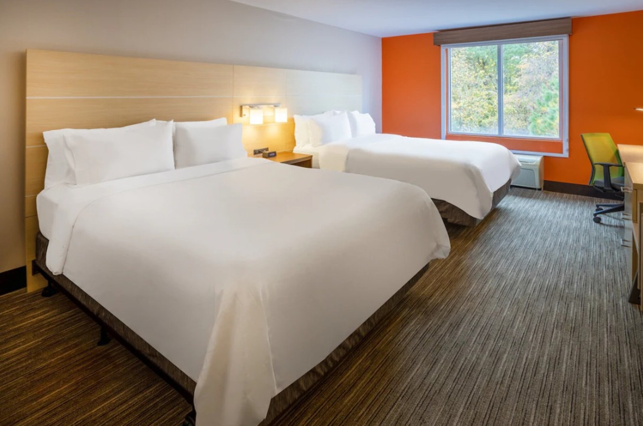 holiday inn express and suites salisbury delmar