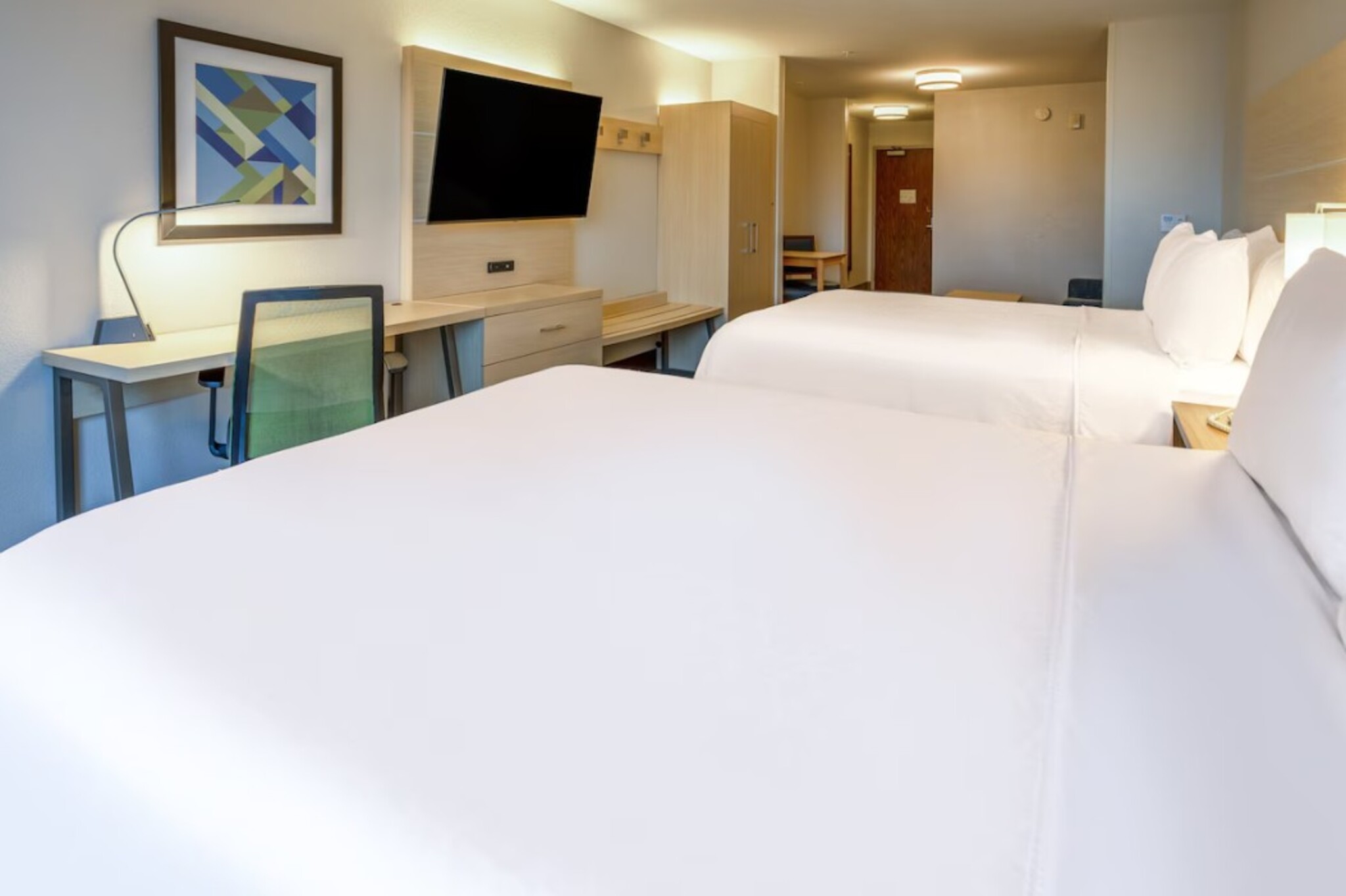 holiday inn express and suites salisbury delmar