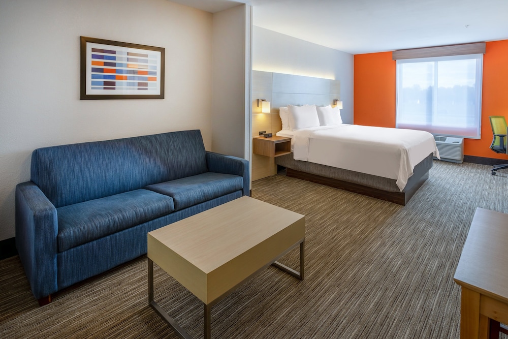 holiday inn express and suites salisbury delmar