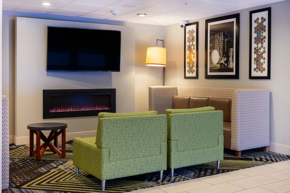 holiday inn express and suites salisbury delmar