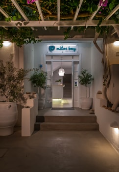 Milos Bay Suites,Milos>>Adamas,3 star