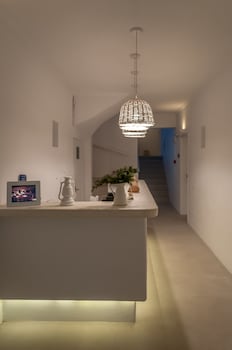 Milos Bay Suites,Milos>>Adamas,3 star