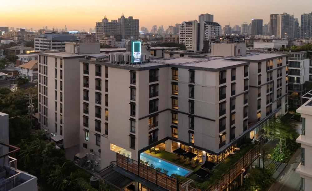cross vibe sukhumvit hotel
