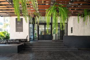 cross vibe sukhumvit hotel