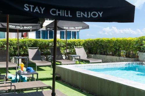 cross vibe sukhumvit hotel