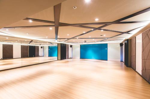 cross vibe sukhumvit hotel