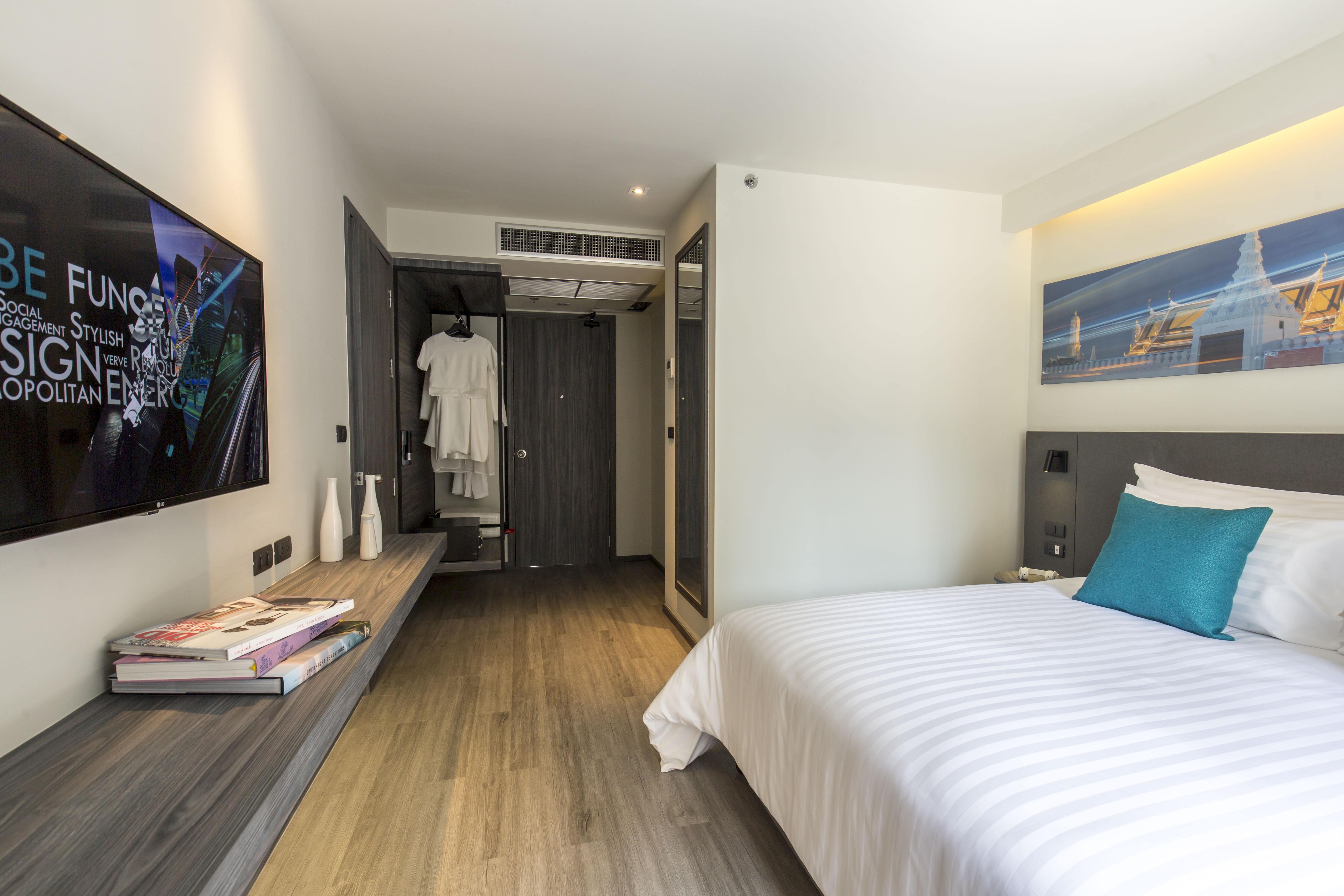 cross vibe sukhumvit hotel