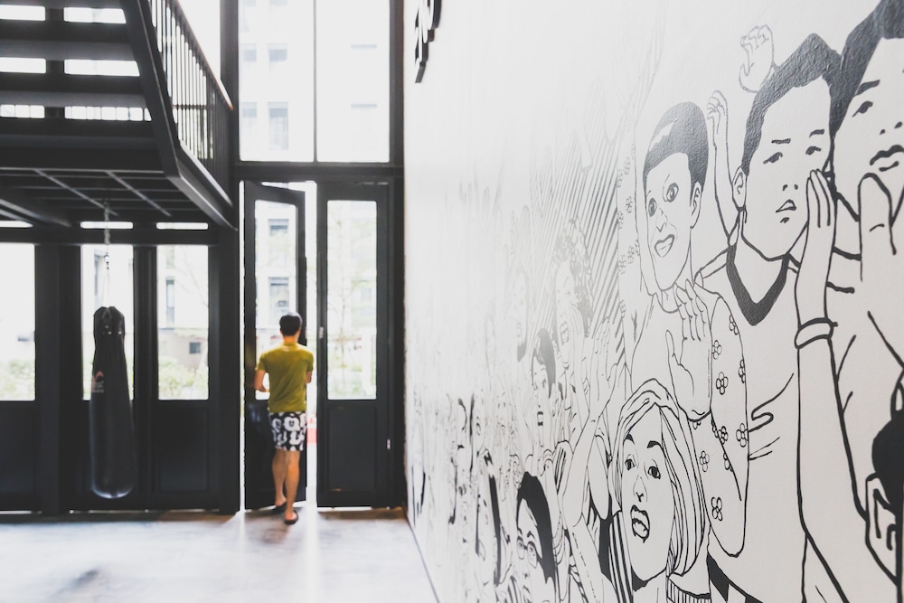 cross vibe sukhumvit hotel