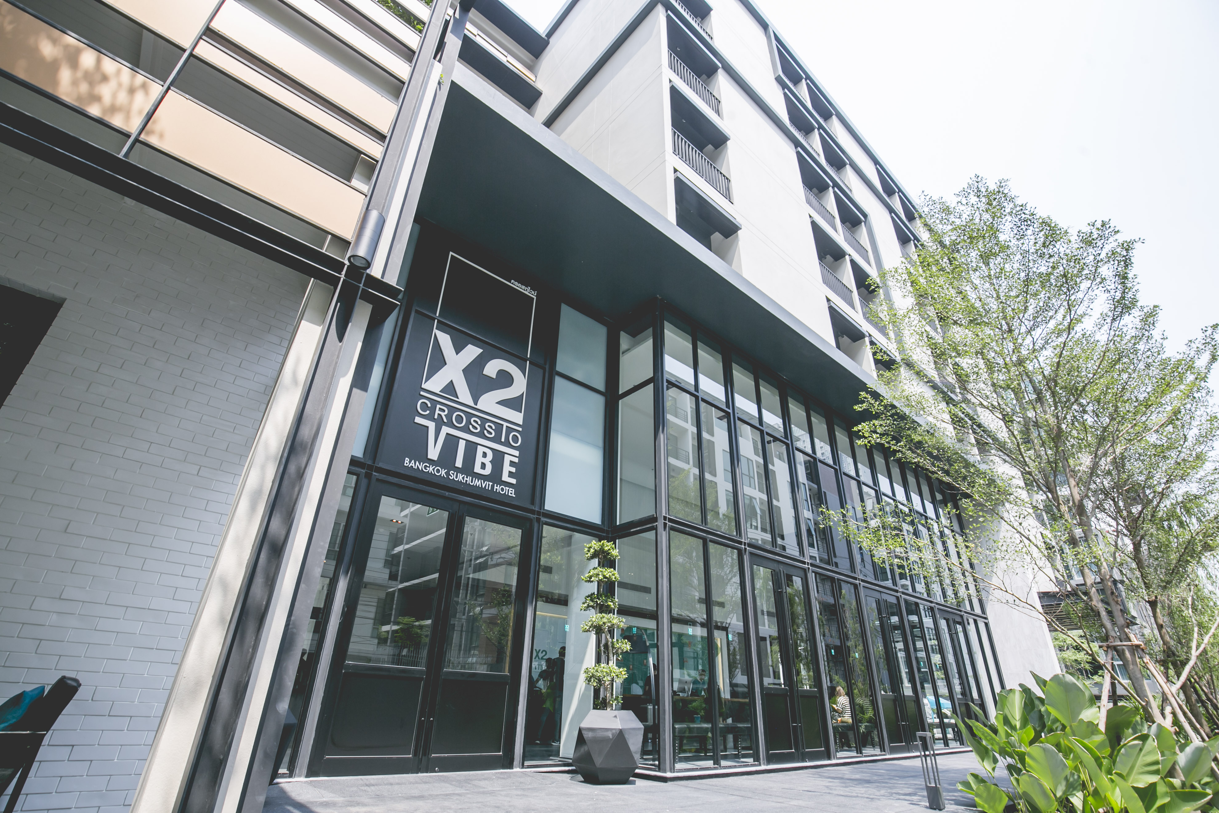 cross vibe sukhumvit hotel