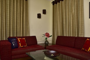 woodpecker 2 bedroom service apartment