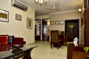 woodpecker 2 bedroom service apartment