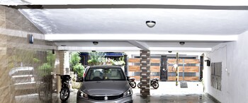 woodpecker 2 bedroom service apartment