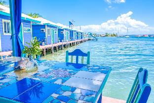 Cosmic Crab Resort,Carenero Island>>Bocas Del Toro,3 star