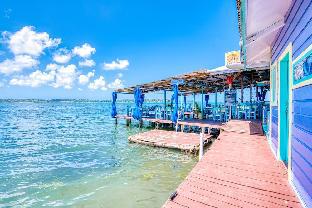 Cosmic Crab Resort,Carenero Island>>Bocas Del Toro,3 star