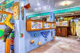 Cosmic Crab Resort,Carenero Island>>Bocas Del Toro,3 star