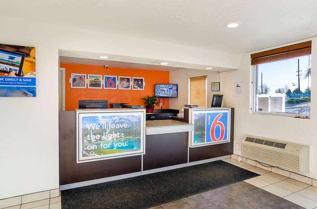 motel 6 denver central