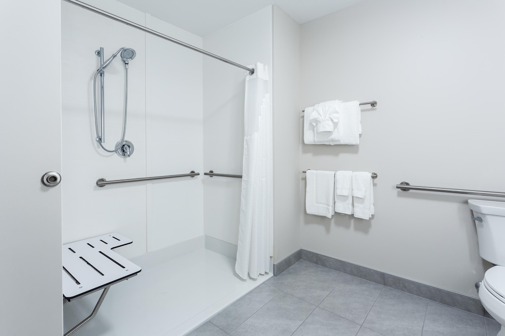 holiday inn express and suites rice lake by ihg