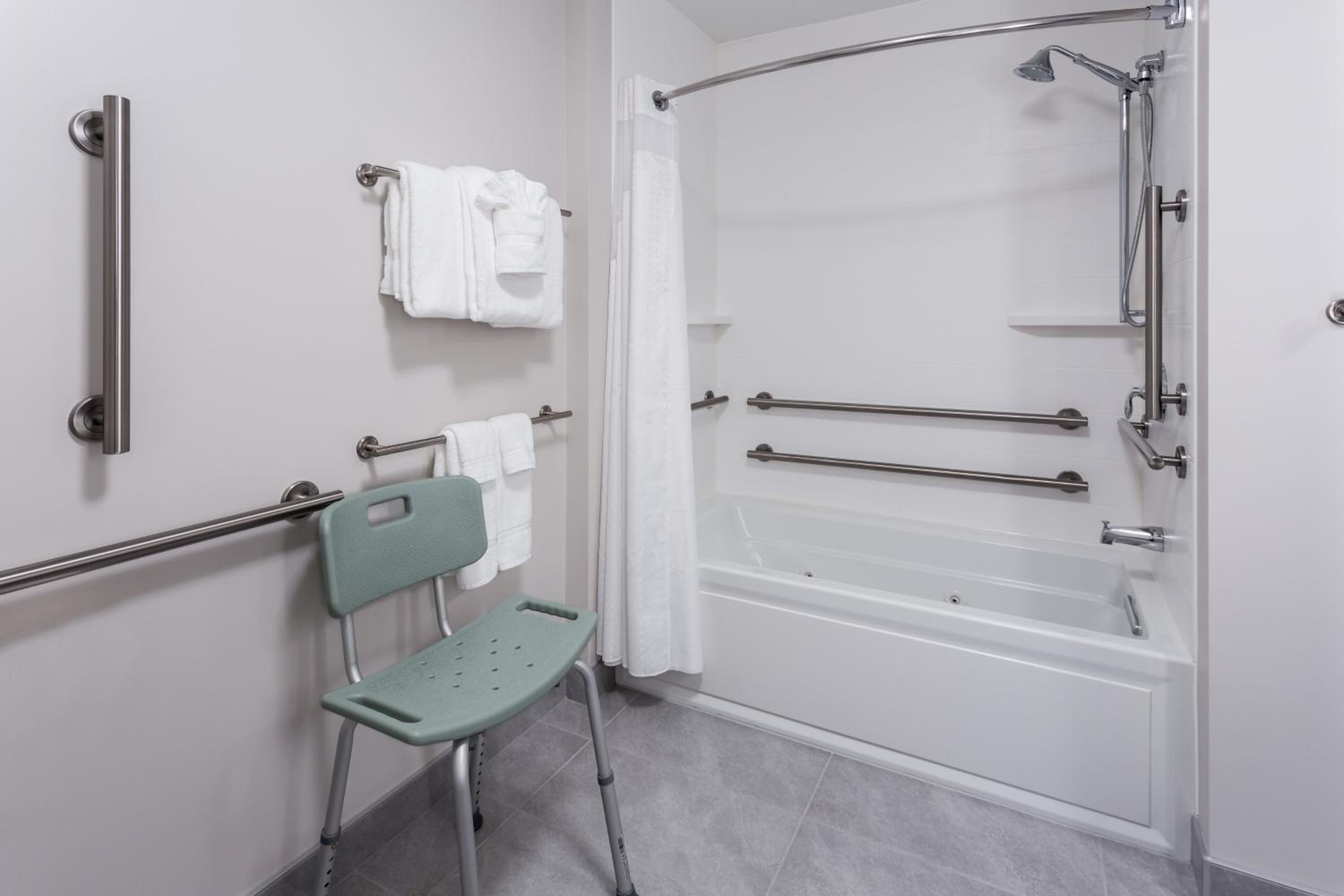 holiday inn express and suites rice lake by ihg